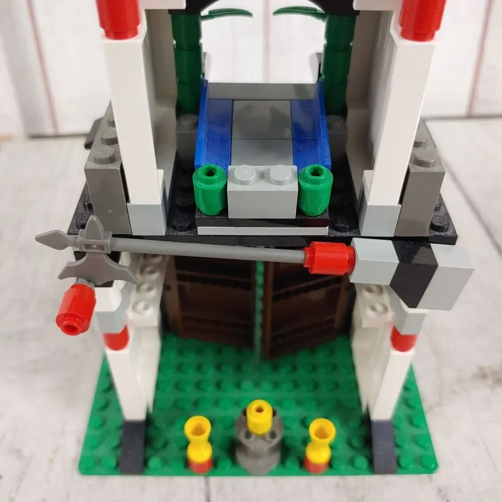 Vintage LEGO Set 6083 Samurai Stronghold - 98% NEAR COMPLETE w/ Manual - No Box